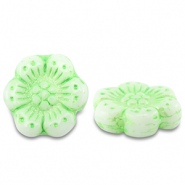 Perles tchèques boho flower 14mm Vert clair