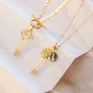 Sets d'inspiration Voici comment créer des bijoux avec des breloques clé