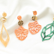 Sets d'inspiration Comment créer des boucles d'oreilles élégantes avec des breloques en résine? 