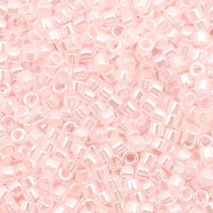 Perles Miyuki delicas 11/0 Ceylon baby pink DB-234