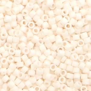 Perles Miyuki delicas 11/0 Opaque matte bisque white DB-1510