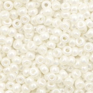 Perles de rocailles Miyuki 8/0 Ceylon ivory pearl 8-591