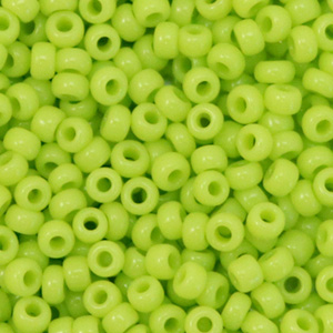 Perles de rocailles Miyuki 8/0 Opaque chartreuse green 8-416