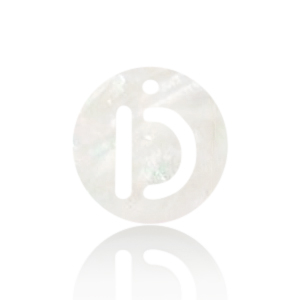 Pendentifs coquillage specials lettre D Blanc (couleur naturelle)