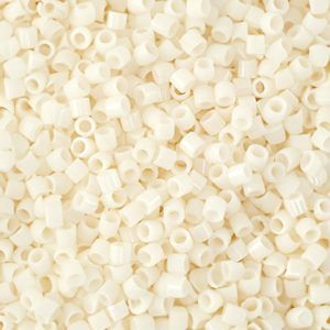 Perles Miyuki d&eacute;licas 15/0 Opaque Bisque White DBS1493
