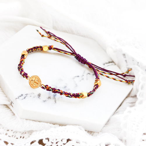 Apprenez de nouvelles techniques pour la r&eacute;alisation de bracelets macram&eacute;