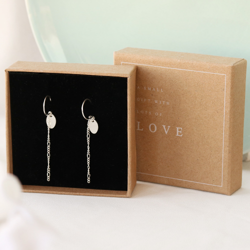 Comment confectionner les boucles d&rsquo;oreilles et les bracelets les plus originaux avec des breloques et des appr&ecirc;ts en argent 925 :