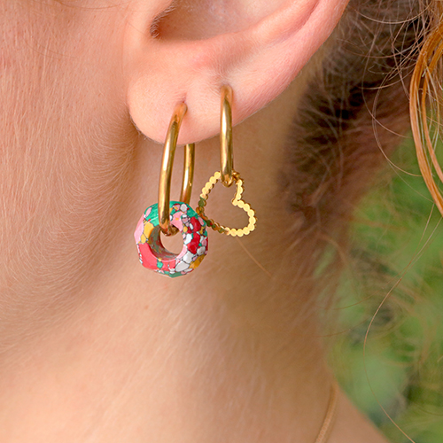 Laissez-vous inspirer et confectionnez des boucles d&rsquo;oreilles cr&eacute;oles personnalis&eacute;es