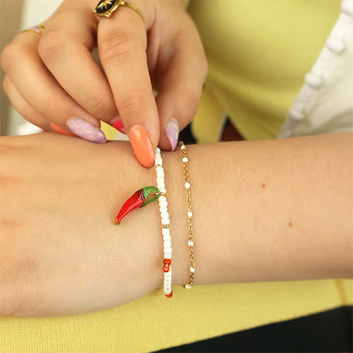 Faites preuve de cr&eacute;ativit&eacute; avec ces breloques en verre en forme de fruit.