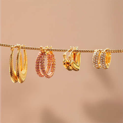 Mix & match avec notre collection de boucles en acier inoxydable