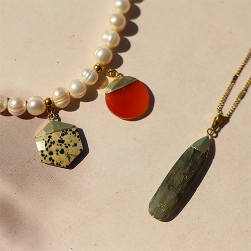 Des breloques en pierre naturelle pour votre collection 