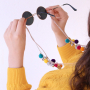 Jours ensoleill&eacute;s ! Cordons &agrave; lunettes de soleil DIY avec perles coquillage Cauri, pompons, macram&eacute; et plus !