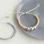 Bracelets et boucles d&rsquo;oreilles avec des appr&ecirc;ts en acier inox 