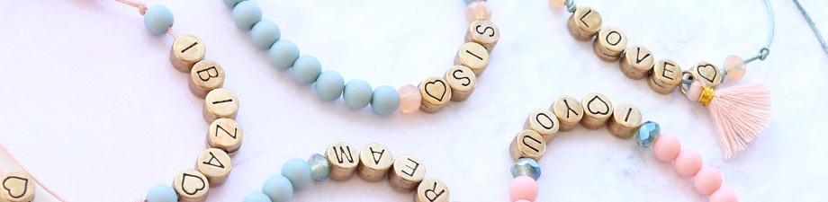 Perles chiffres et lettres en m&eacute;tal DQ bronze antique