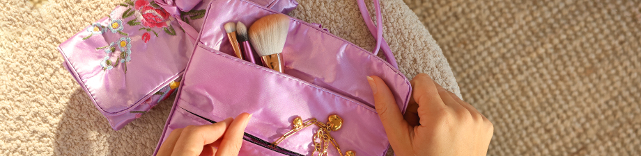 Nouveau: Trousse à bijoux de voyage et présentoir Nouveau: Trousse à bijoux de voyage et présentoir